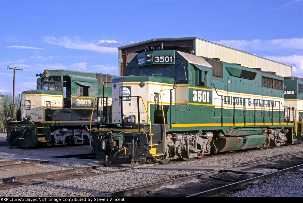 Arizona & California GP35 ARZC #3501 with a damaged GP30m #3003 in backround.